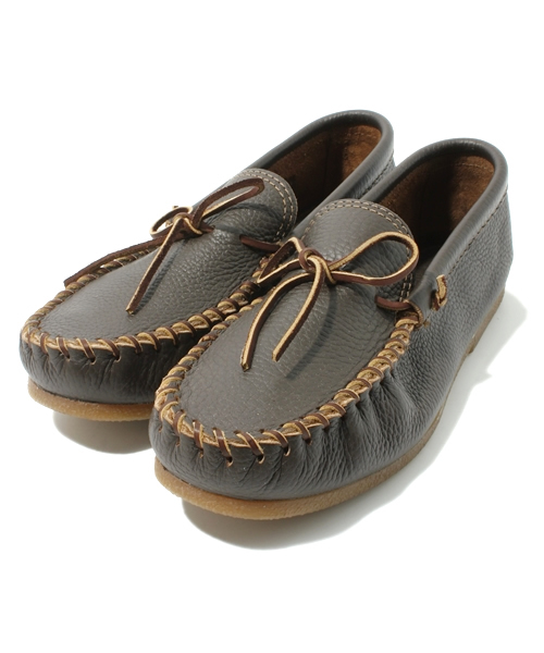 BEAMS LIGHTS Men's(ビームスライツ メンズ)の「□MINNETONKA / モカシンシューズ(モカシン/デッキシューズ・メンズ・グレー/ダークブラウン・7/7.5/8/8.5/9/9.5)」の2枚目の写真
