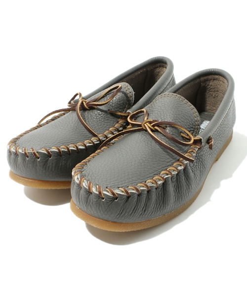 BEAMS LIGHTS Men's(ビームスライツ メンズ)の「□MINNETONKA / モカシンシューズ(モカシン/デッキシューズ・メンズ・グレー/ダークブラウン・7/7.5/8/8.5/9/9.5)」の1枚目の写真