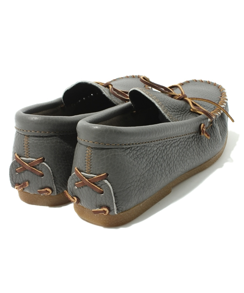 BEAMS LIGHTS Men's(ビームスライツ メンズ)の「□MINNETONKA / モカシンシューズ(モカシン/デッキシューズ・メンズ・グレー/ダークブラウン・7/7.5/8/8.5/9/9.5)」の5枚目の写真