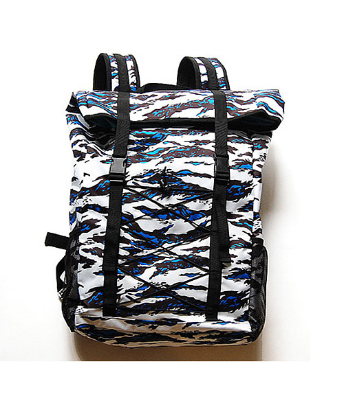 MACKDADDY(マックダディー)の「BACK PACK(バックパック/リュック・メンズ・ブラック/グリーン/ブルー系その他/イエロー系その他・FREE)」の3枚目の写真