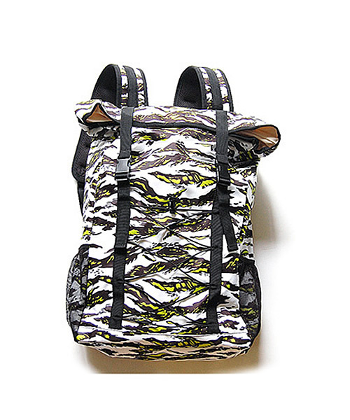 MACKDADDY(マックダディー)の「BACK PACK(バックパック/リュック・メンズ・ブラック/グリーン/ブルー系その他/イエロー系その他・FREE)」の4枚目の写真