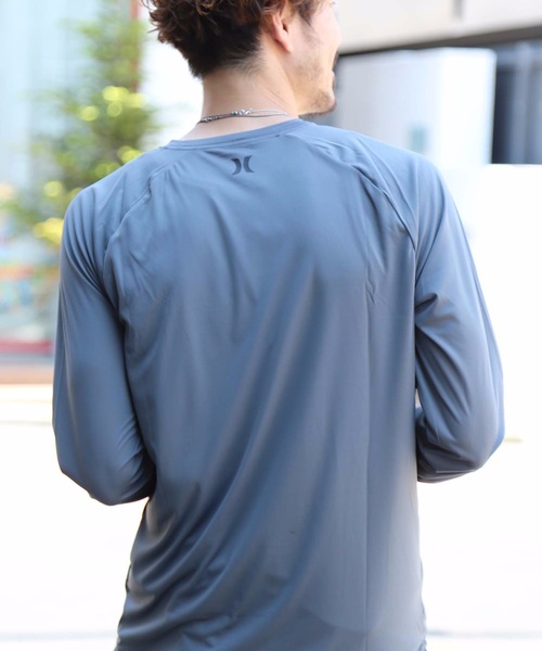 Hurley (ハーレー)の「M HRLY Q/D TEE LS/ハーレー 水着 メンズラッシュガード 長袖 UPF50+(ラッシュガード・メンズ・ブラック/グレー/ブルー/ホワイト/グレー系その他/ブルー系その他・SMALL/MEDIUM/LARGE/X-LARGE)」の9枚目の写真
