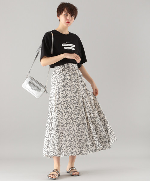 PAGEBOY（ページボーイ）の「モノトーンハナガラフレアスカート（スカート・レディース・オフホワイト/ブラック・FREE）」の13枚目の写真