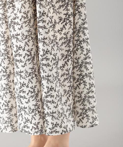 PAGEBOY（ページボーイ）の「モノトーンハナガラフレアスカート（スカート・レディース・オフホワイト/ブラック・FREE）」の7枚目の写真