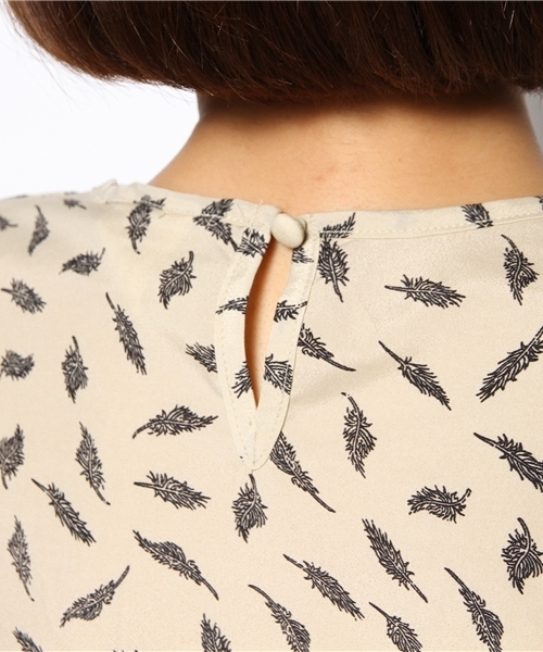 CIAOPANIC（チャオパニック）の「【Ciaopanic】袖タック半袖BL（シャツ/ブラウス・レディース・ベージュ/ネイビー・FREE）」の9枚目の写真