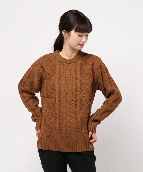 Bling Leads（ブリングリーズ）の「【Bl】ケーブル編みクルーネックニット（ニット/セーター・レディース・ブラック/ダークグリーン/ベージュ/ネイビー/グレー/オフホワイト/ブルー/アイボリー/マスタード/モカ/キャメル/ワイン/ピンク・MEDIUM/X-LARGE/LARGE）」の11枚目の写真