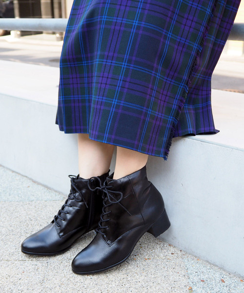 cava cava（サヴァサヴァ）の「〈cava cava（サヴァサヴァ）〉レースアップブーツ（ブーツ・レディース・ブラック/ブラウン/グレー・22.5cm/23.5cm/24.5cm/23.0cm/24.0cm）」の2枚目の写真