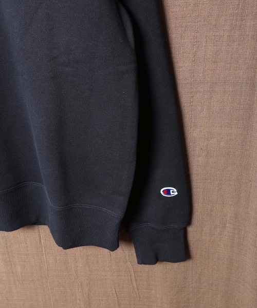 Champion（チャンピオン）の「【CHAMPION/チャンピオン】裏起毛クルースウェット/トレーナー　Ｃ３－Ｑ００６　ワンポイント　刺繍（スウェット・メンズ・ホワイト/ブラック/ダークグリーン/杢グレー/ネイビー/ブラウン・SMALL/MEDIUM/LARGE/X-LARGE/XX-LARGE）」の9枚目の写真