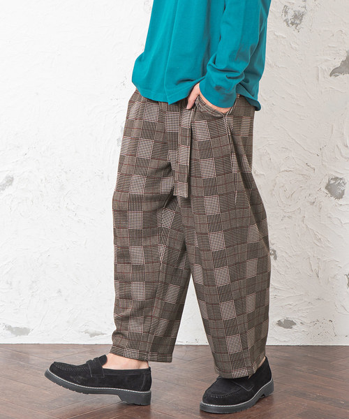 MinoriTY（マイノリティ）の「【MinoriTY復刻】裏起毛ベルト付きタックワイドパンツ スラックス メンズ 暖かパンツ 裏ボア 冬服 バギーパンツ（スウェットパンツ・メンズ・ブラック/ベージュ/ネイビー/ブラウン/ブラック系その他/グレー系その他/チャコール/カーキ/オートミール/ダークブラック/チェック・M/L/XL/S）」の3枚目の写真