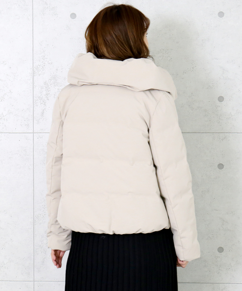 n'ee-ne（ネーネ）の「シームレスダウン（ダウンジャケット/コート・レディース・ブラック/ベージュ/ネイビー/グレイッシュベージュ・M/L）」の21枚目の写真