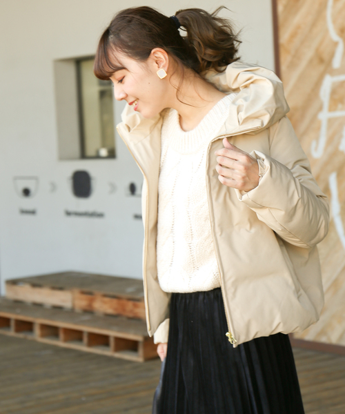 n'ee-ne（ネーネ）の「シームレスダウン（ダウンジャケット/コート・レディース・ブラック/ベージュ/ネイビー/グレイッシュベージュ・M/L）」の8枚目の写真