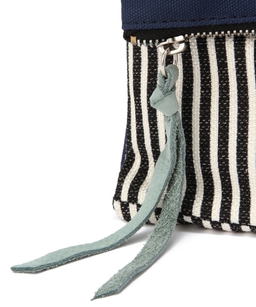 Another Edition（アナザーエディション）の「AE CMB CLT（クラッチバッグ・レディース・オフホワイト/ネイビー・フリー）」の6枚目の写真