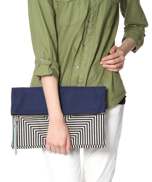 Another Edition（アナザーエディション）の「AE CMB CLT（クラッチバッグ・レディース・オフホワイト/ネイビー・フリー）」の11枚目の写真