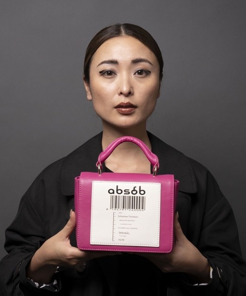 intoxic.（イントキシック）の「intoxic イントキシック POPPY BOX ミニ ショルダー（ショルダーバッグ・レディース・シルバー/ピンク・FREE）」の2枚目の写真