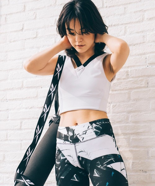 Reebok（リーボック）の「テック スタイル ヨガ マット / Tech Style Yoga Mat（スポーツグッズ・メンズ・ブラック/コーラル・FREE）」の7枚目の写真