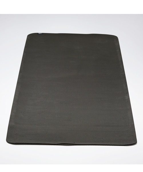 Reebok（リーボック）の「テック スタイル ヨガ マット / Tech Style Yoga Mat（スポーツグッズ・メンズ・ブラック/コーラル・FREE）」の5枚目の写真