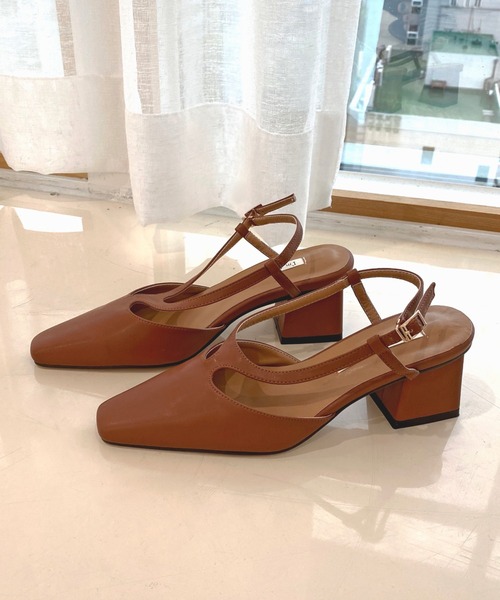 by muni:r(バイ ムニール)の「スリム スクエア ユニーク U字 ストラップ ヒール(パンプス・レディース・ブラック/ブラウン/ベージュ・24.0cm/23.0cm/25.0cm/24.5cm/22.5㎝/23.5cm/22.5cm)」の8枚目の写真