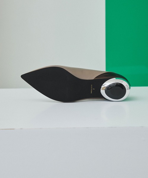 UNITED TOKYO（ユナイテッドトウキョウ）の「スチールヒールシューズ（パンプス・レディース・ネイビー/グレイッシュベージュ・1/2）」の7枚目の写真