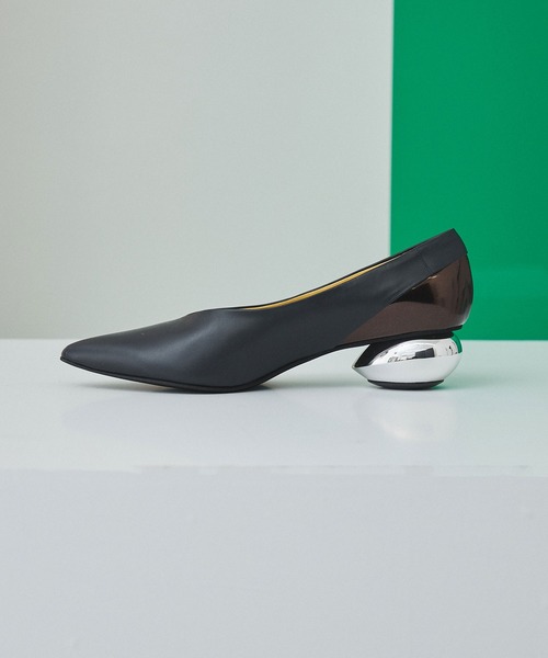 UNITED TOKYO（ユナイテッドトウキョウ）の「スチールヒールシューズ（パンプス・レディース・ネイビー/グレイッシュベージュ・1/2）」の10枚目の写真