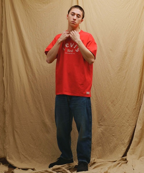Levi's(リーバイス)の「Levi's(R)RED GRAPHIC TEE TRUE RED(Tシャツ/カットソー・メンズ・レッド・L/S/M/XL)」の2枚目の写真