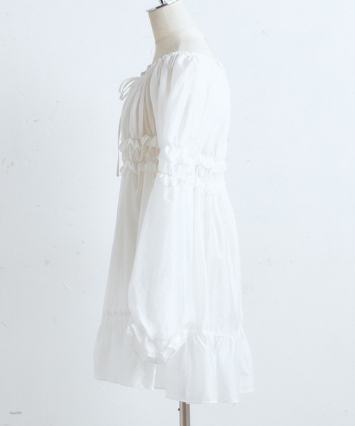 one after another NICE CLAUP（ワンアフターアナザーナイスクラップ）の「フリルティアードチュニック（シャツ/ブラウス・レディース・オフホワイト/モカ・FREE）」の16枚目の写真