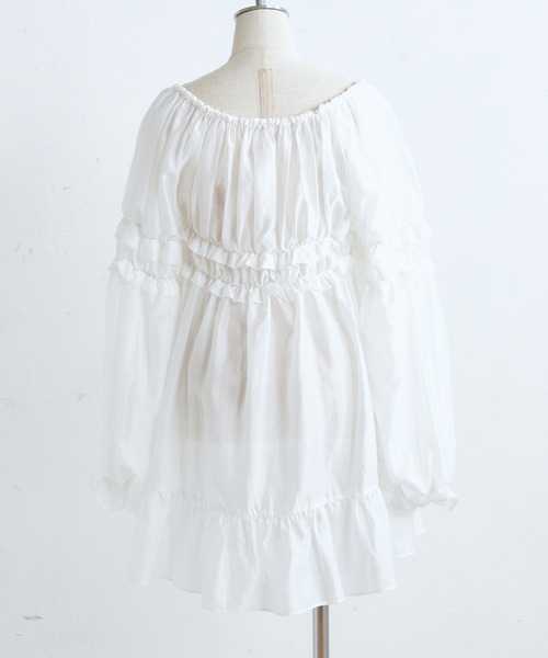 one after another NICE CLAUP（ワンアフターアナザーナイスクラップ）の「フリルティアードチュニック（シャツ/ブラウス・レディース・オフホワイト/モカ・FREE）」の17枚目の写真