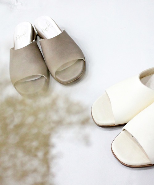 apres（アプレ）の「【LEZZA BOTANICA】シンプルミュールサンダル / apres（アプレ)（サンダル・レディース・ブラック/グレイッシュベージュ/アイボリー・24.0cm/24.5cm/22.5cm/23.0cm/23.5cm）」の3枚目の写真