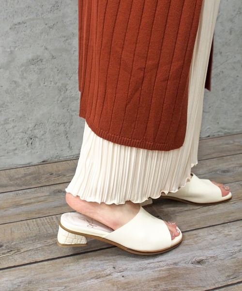 apres（アプレ）の「【LEZZA BOTANICA】シンプルミュールサンダル / apres（アプレ)（サンダル・レディース・ブラック/グレイッシュベージュ/アイボリー・24.0cm/24.5cm/22.5cm/23.0cm/23.5cm）」の18枚目の写真