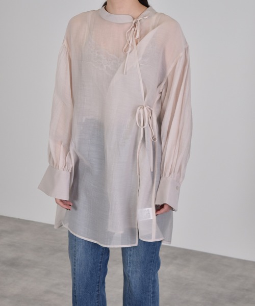 w closet（ダブルクローゼット）の「チャイナテイストシアーシャツ（シャツ/ブラウス・レディース・パープル/サックスブルー/グレイッシュベージュ・FREE）」の2枚目の写真