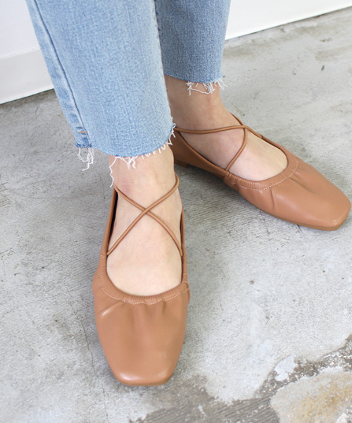 MODE ROBE(モードローブ)の「クロスストラップシューズ(パンプス・レディース・ブラック/アイボリー/キャメル・23㎝/24.5㎝/23.5㎝/24㎝/25㎝)」の18枚目の写真