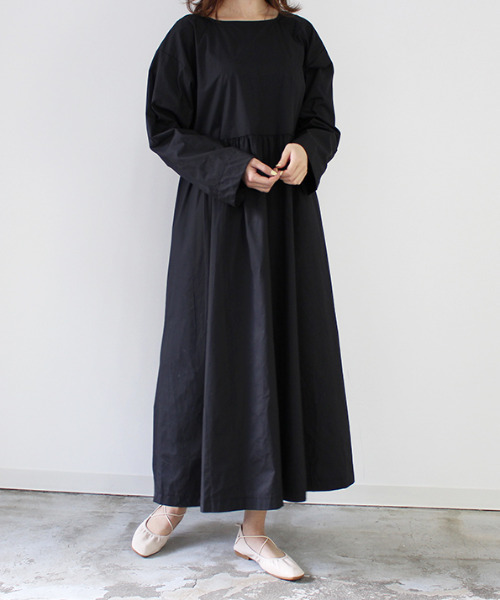 MODE ROBE(モードローブ)の「クロスストラップシューズ(パンプス・レディース・ブラック/アイボリー/キャメル・23㎝/24.5㎝/23.5㎝/24㎝/25㎝)」の5枚目の写真