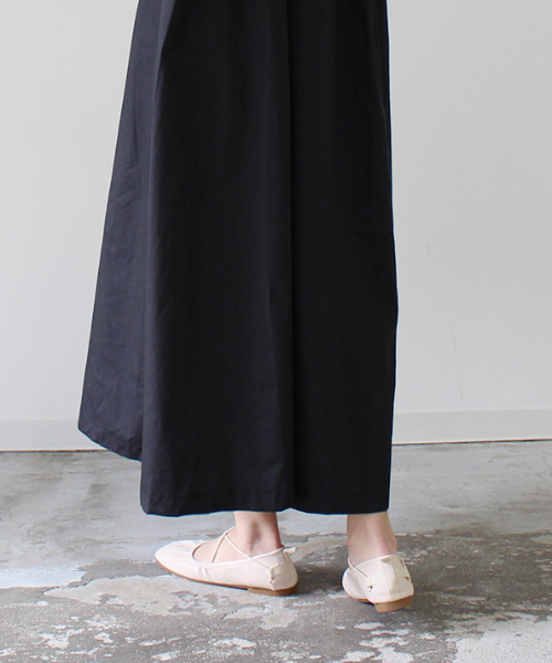 MODE ROBE(モードローブ)の「クロスストラップシューズ(パンプス・レディース・ブラック/アイボリー/キャメル・23㎝/24.5㎝/23.5㎝/24㎝/25㎝)」の19枚目の写真