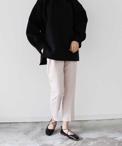 MODE ROBE(モードローブ)の「クロスストラップシューズ(パンプス・レディース・ブラック/アイボリー/キャメル・23㎝/24.5㎝/23.5㎝/24㎝/25㎝)」の6枚目の写真