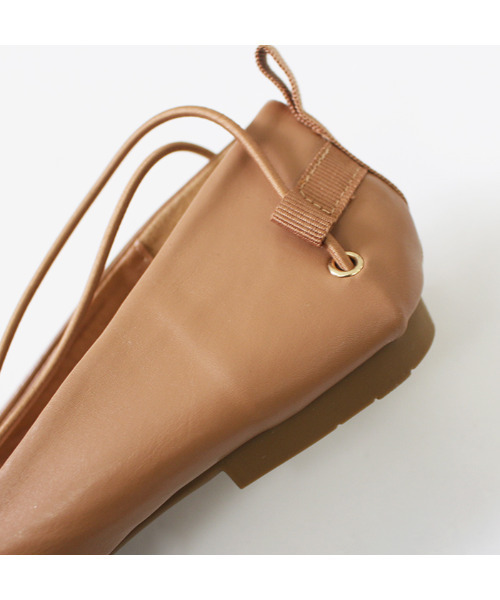 MODE ROBE(モードローブ)の「クロスストラップシューズ(パンプス・レディース・ブラック/アイボリー/キャメル・23㎝/24.5㎝/23.5㎝/24㎝/25㎝)」の17枚目の写真