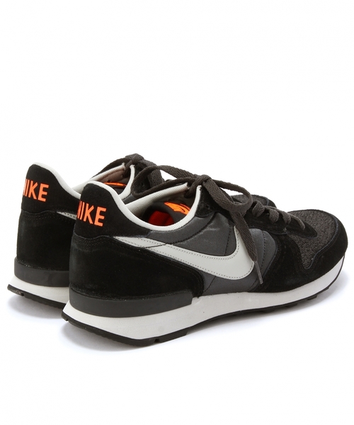 green label relaxing（グリーンレーベルリラクシング）の「[ナイキ]　NIKE INTERNATIONALISTGLR スニーカー（スニーカー・メンズ・ブラック/オレンジ・28cm/27cm/26.5cm/26cm/27.5cm）」の6枚目の写真