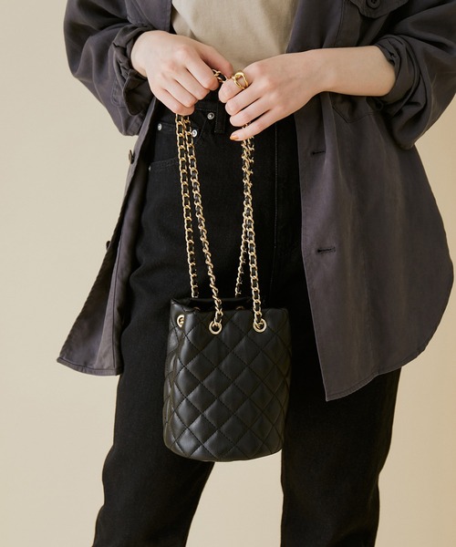 MADEMOISELLE ROPE'（マドモアゼル ロペ）の「キルティングチェーンドロストミニバッグ（ハンドバッグ・レディース・ブラック/オフホワイト・FREE）」の14枚目の写真