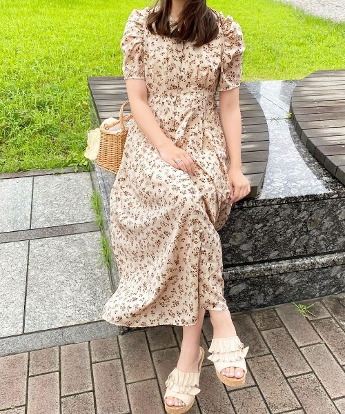 apres jour(アプレジュール)の「花柄フロントタックワンピ【ZOZOTOWN限定アイテム】(ワンピース・レディース・ベージュ/オフホワイト/ブルー系その他/イエロー系その他・SMALL/MEDIUM/X-LARGE)」の5枚目の写真