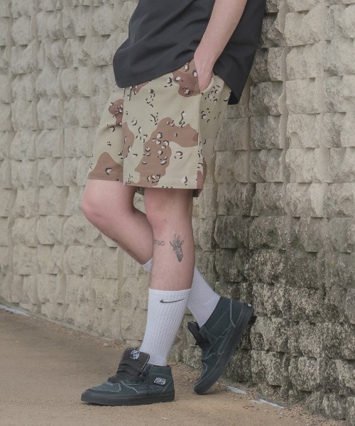 SIDEWAY STANCE(サイドウェイスタンス)の「【SIDEWAY STANCE】 カモフラージュ 迷彩柄 ワイドシルエット バギー ショートパンツ セットアップ対応(その他パンツ・メンズ・A/C/B・LARGE/MEDIUM)」の4枚目の写真