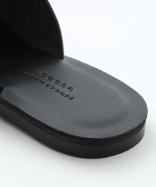 ADAM ET ROPE'（アダムエロペ）の「【CESSE】アシンメトリー レザートングサンダル（サンダル・メンズ・ブラック/オフホワイト・41/42/43）」の6枚目の写真