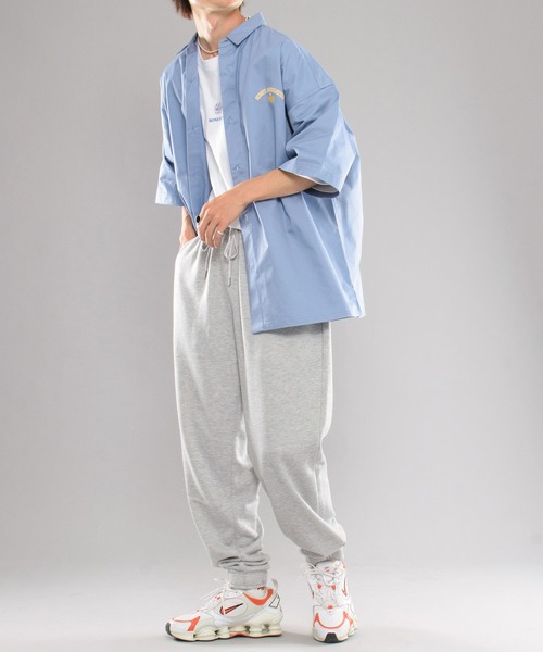 kutir(クティール)の「カレッジロゴ刺繍シャツ(シャツ/ブラウス・メンズ・ホワイト/サックスブルー・MEDIUM/LARGE)」の14枚目の写真