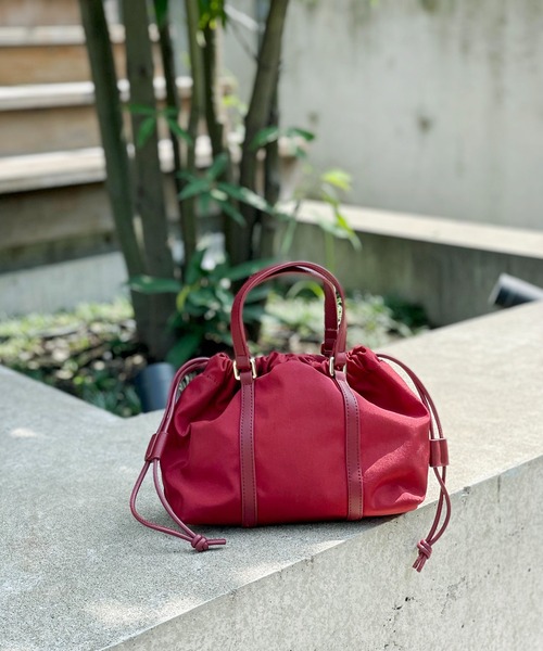 un dix cors（アンディコール）の「kiara(キアラ)　ナイロンミニギャザーバッグ（ショルダーバッグ・レディース・ライトブラウン/ブラック/レッド・FREE）」の3枚目の写真