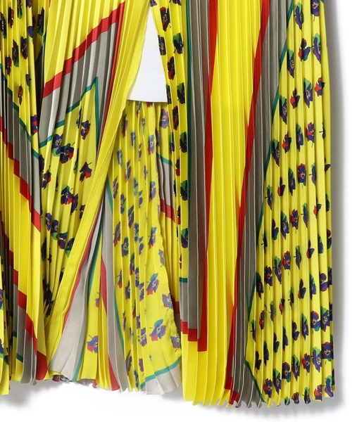 Sacai（サカイ）の「SACAI / コンビプリーツワンピース（ワンピース・レディース・ダークブラック/レモンイエロー・1）」の4枚目の写真