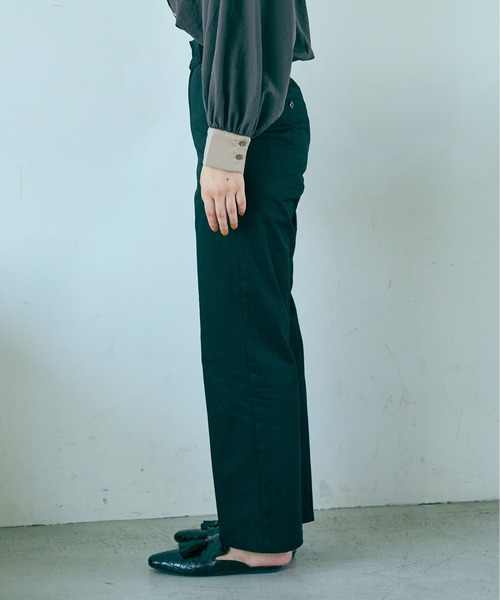 ANGIE(アンジー)の「センタープレスハイウエストワークパンツ(チノパンツ・レディース・ブラック/ベージュ/カーキ・MEDIUM/LARGE)」の11枚目の写真