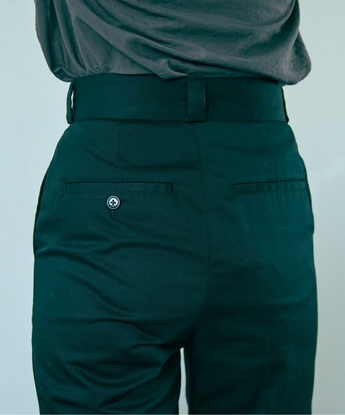 ANGIE(アンジー)の「センタープレスハイウエストワークパンツ(チノパンツ・レディース・ブラック/ベージュ/カーキ・MEDIUM/LARGE)」の12枚目の写真