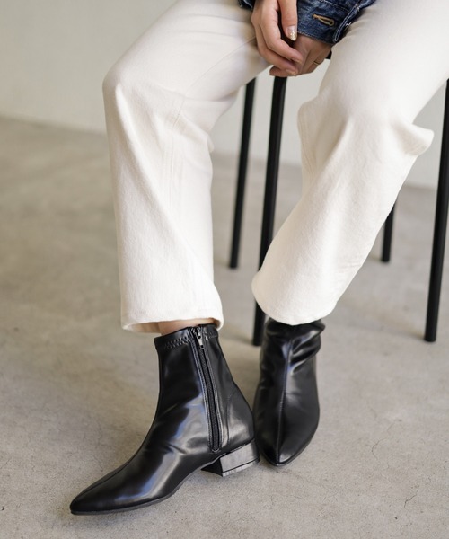 SESTO（セスト）の「ポインテッドトゥローヒールストレッチショートブーツ（ブーツ・レディース・アイボリー/グレイッシュベージュ/ブラック・LL/3L/S/M/L）」の20枚目の写真