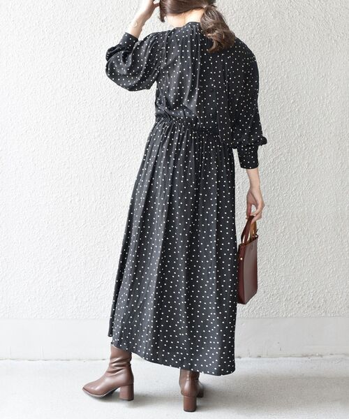 SHIPS（シップス）の「【WEB限定】〈手洗い可能〉シャーリングバックタイワンピース◇（ワンピース・レディース・ライトグレー/スカイブルー/ブラック/オレンジ/ダークブルー・SMALL/MEDIUM）」の13枚目の写真