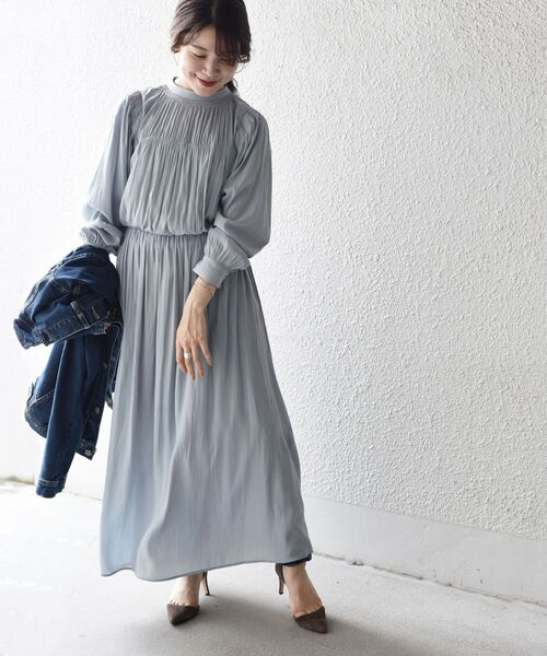 SHIPS（シップス）の「【WEB限定】〈手洗い可能〉シャーリングバックタイワンピース◇（ワンピース・レディース・ライトグレー/スカイブルー/ブラック/オレンジ/ダークブルー・SMALL/MEDIUM）」の10枚目の写真