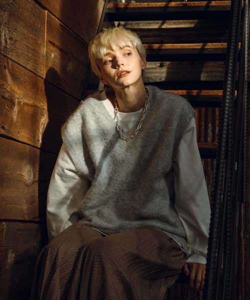 MUHET（ミュエータ）の「【7色展開】アソートニットベスト（ベスト・レディース・ブラック/ダークブラウン/グレー/ブルー/ライトグリーン/アイボリー/ダークグレー・FREE）」の14枚目の写真