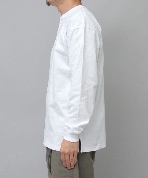 Goodwear（グッドウェア）の「7.6オンス USAコットン 袖リブ ヘンリーネック ロングスリーブ Tシャツ レギュラーシルエット（Tシャツ/カットソー・メンズ・ホワイト/ブラック/グレー/ブラック系その他/ブラウン系その他/ベージュ/カーキ/ブルー/ネイビー/グリーン/スミクロ/ブラウン系その他2・M/L/XL）」の19枚目の写真