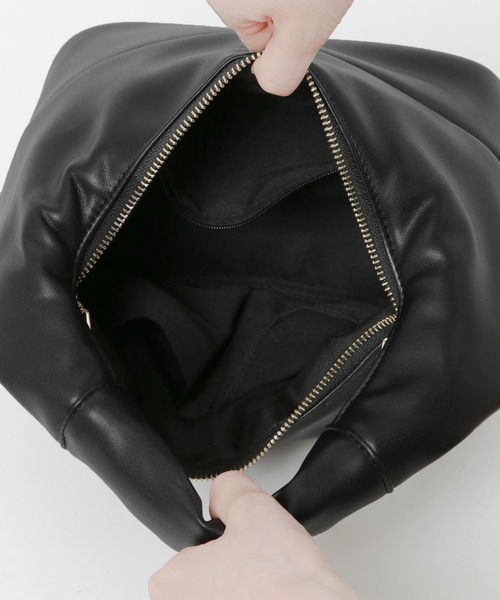 RODE SKO（ロデスコ）の「キルティングトートバッグ（トートバッグ・レディース・ブラック/キャメル・ONE）」の10枚目の写真